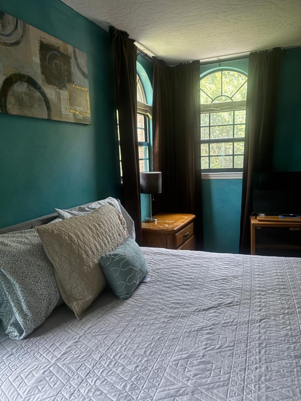 R-Room- 2nd floor in an Awesome Villa 20 minutes from the beach Vacation rental in Melbourne