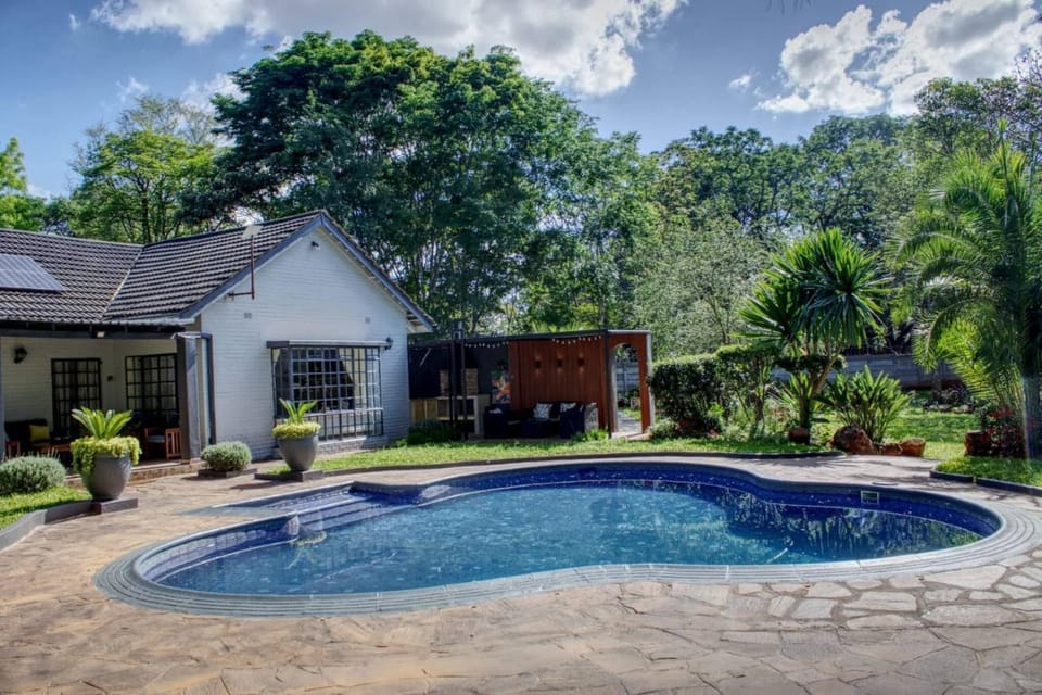 Garden, Swimming pool