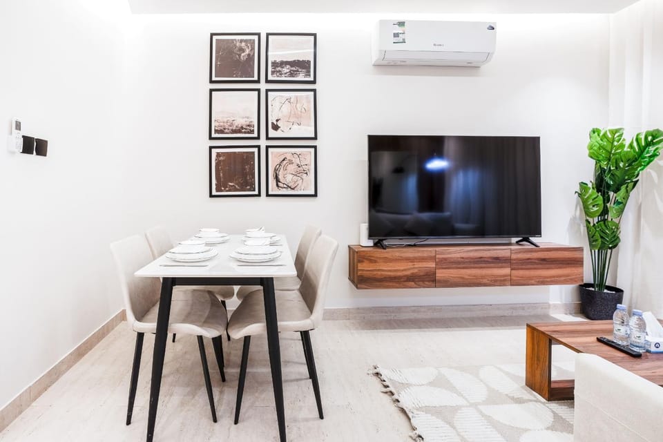 TV and multimedia, Living room, Dining area, air conditioner