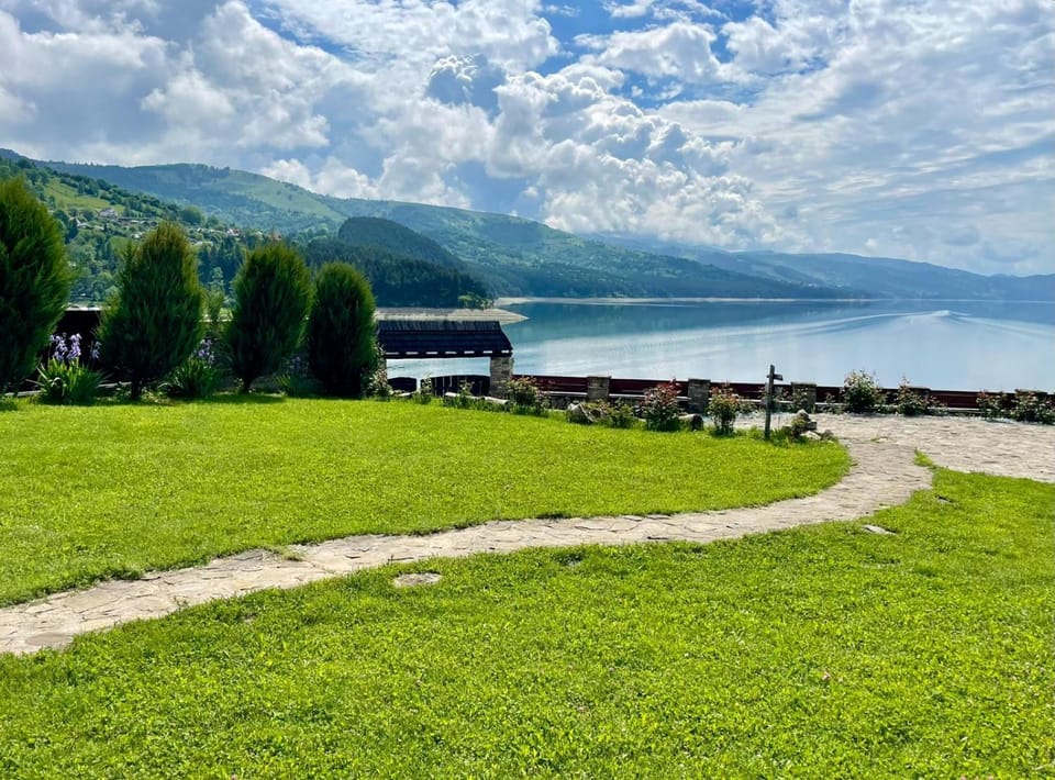Cabana Panoramic Bicaz House in Romania