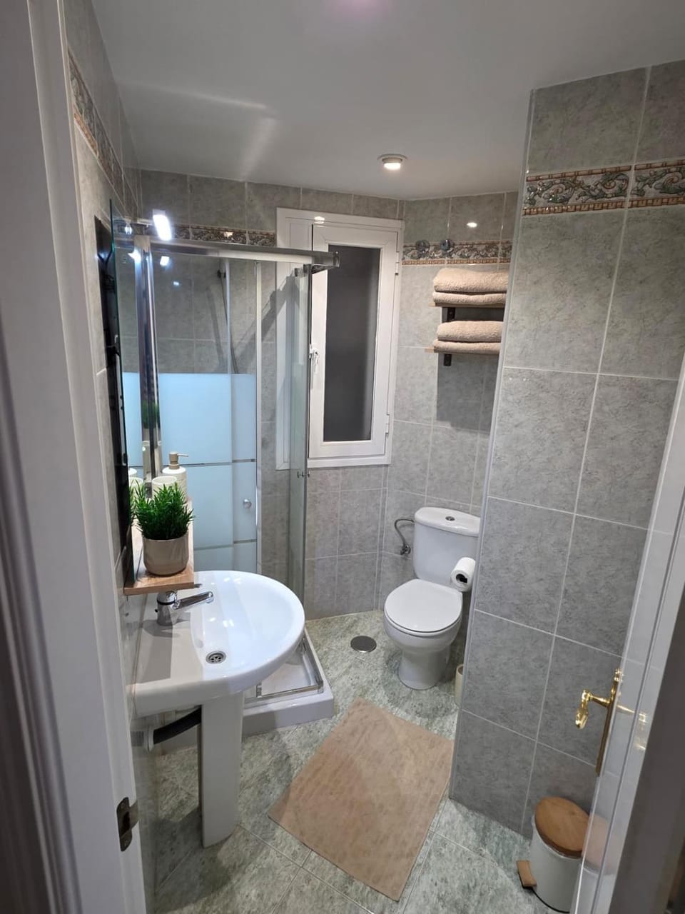 Shower, Bathroom