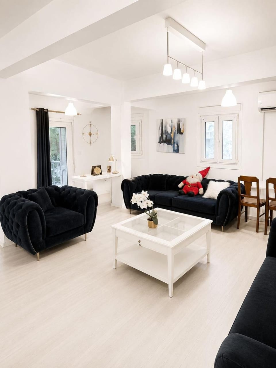 TV and multimedia, Living room, Seating area, air conditioner