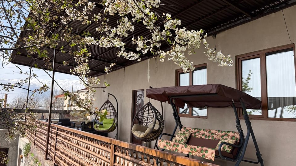 Spring, Day, Garden, Balcony/Terrace