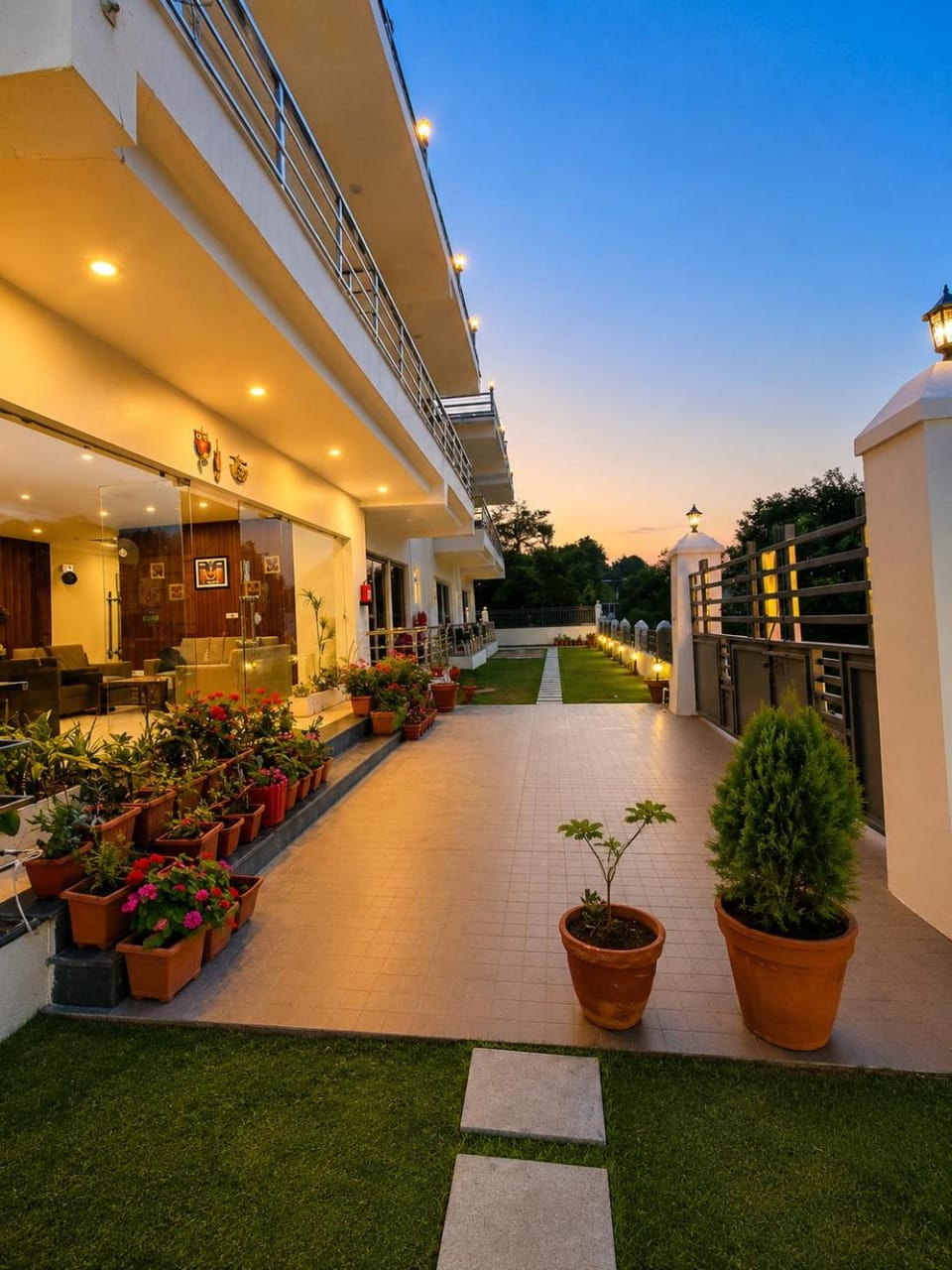 Stay With Mountain View Mussoorie Hotel in Uttarakhand