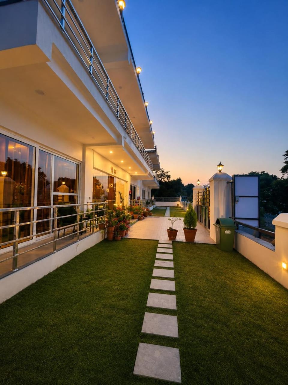 Stay With Mountain View Mussoorie Hotel in Uttarakhand