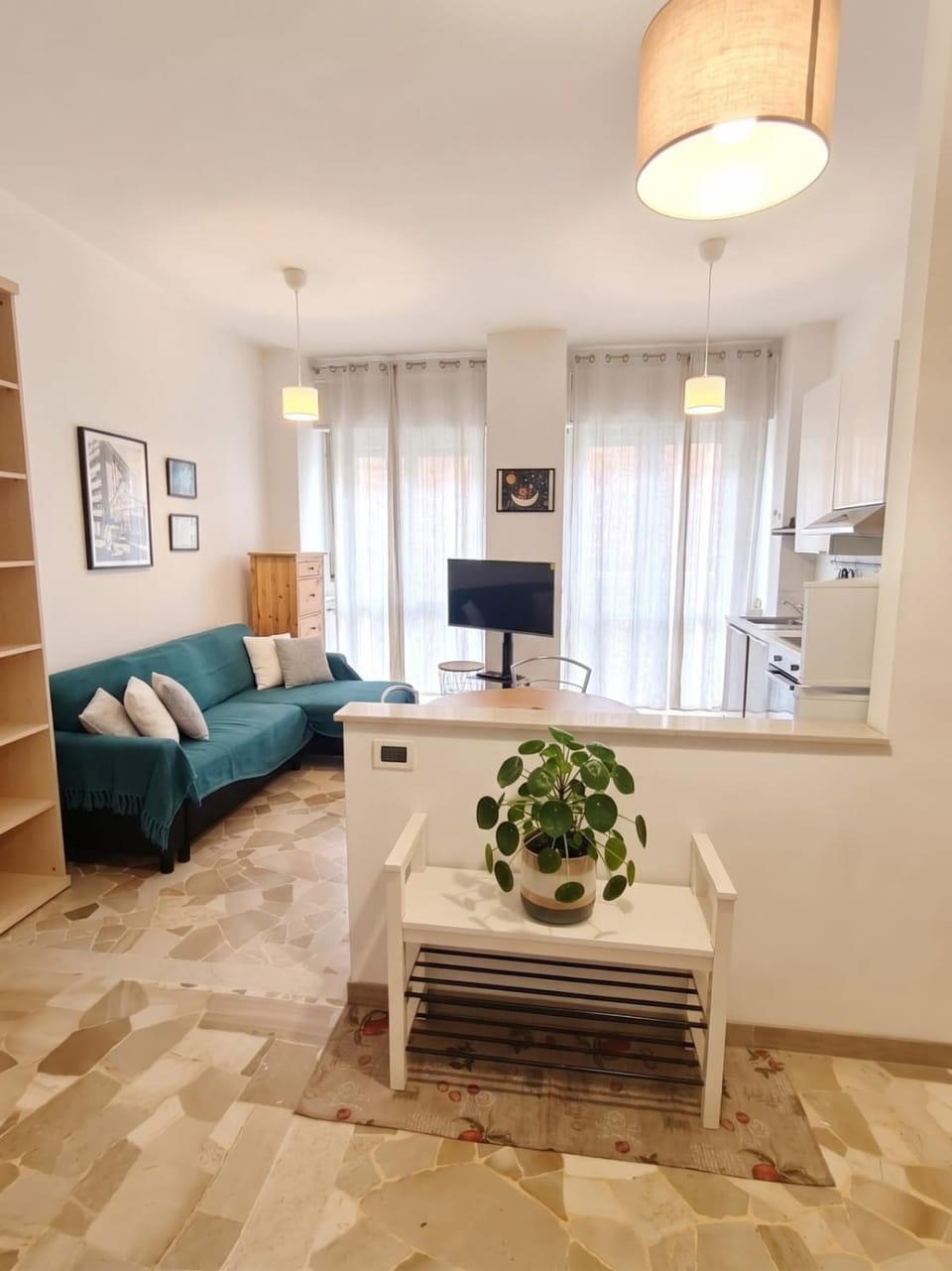TV and multimedia, Kitchen or kitchenette, Living room, Dining area