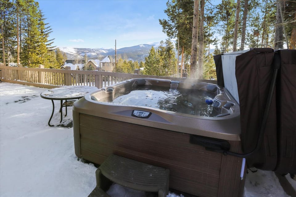 The Duck House is a charming home with a private hot tub House in Breckenridge