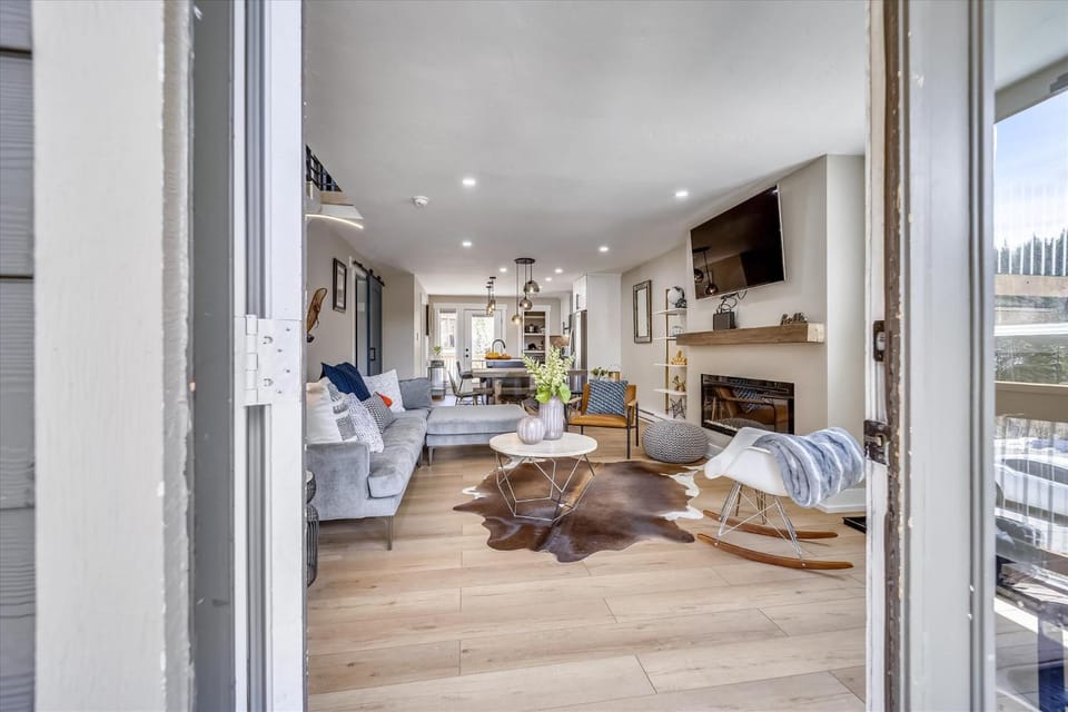 Experience breathtaking mountain views at Tenmile Viewhouse House in Breckenridge