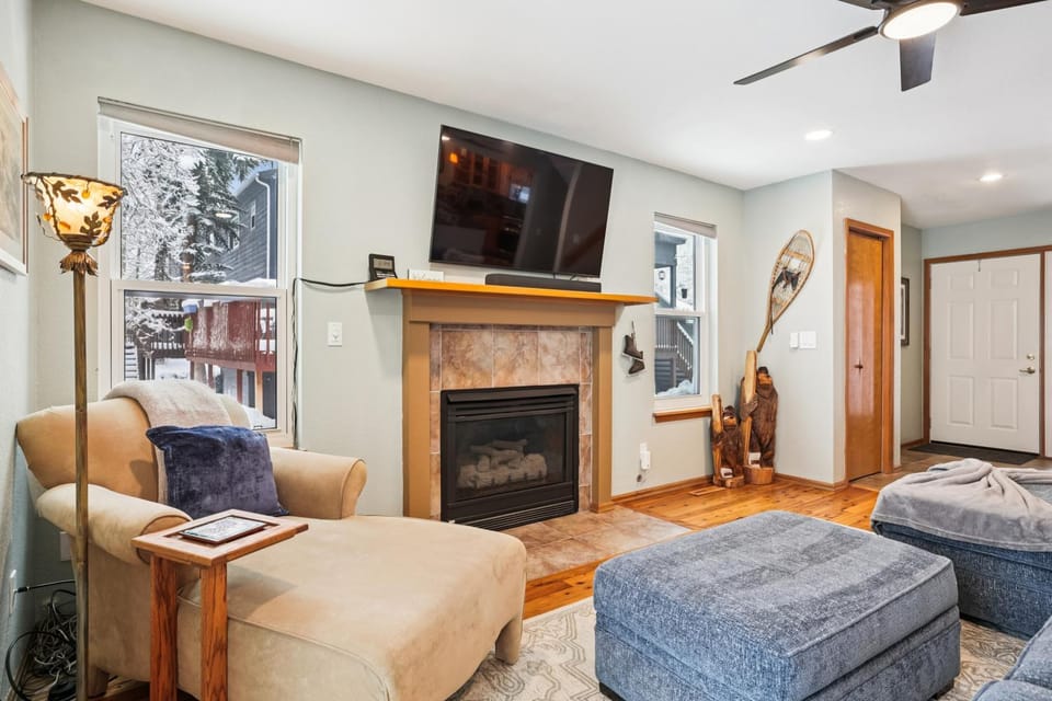 Experience The Royal Escape with stunning mountain views and private hot tub House in Frisco