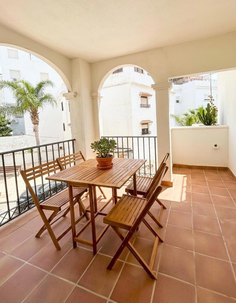 Off site, Balcony/Terrace