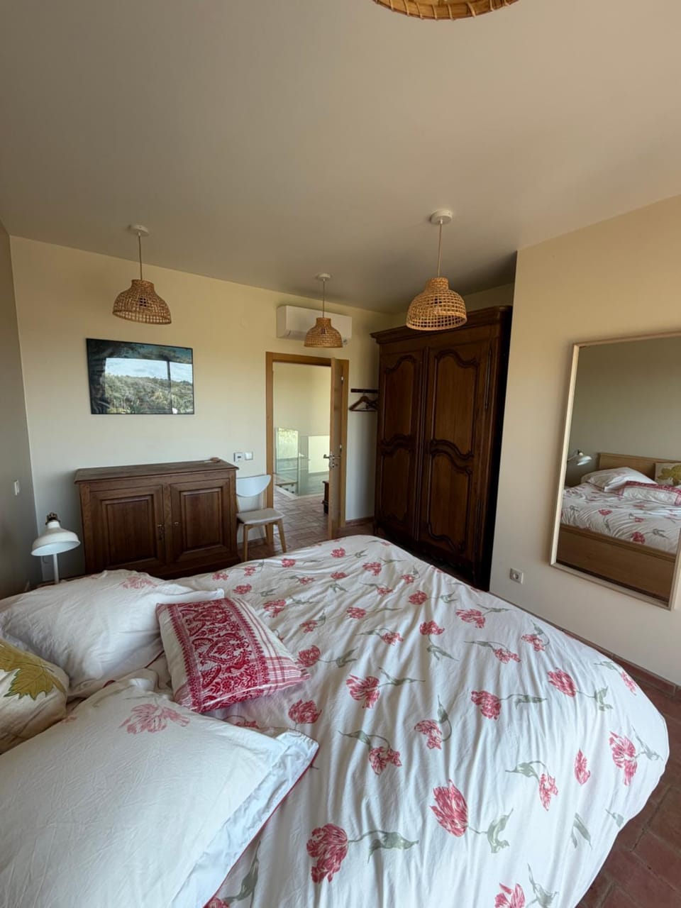 Bed, Photo of the whole room, Bedroom, wardrobe