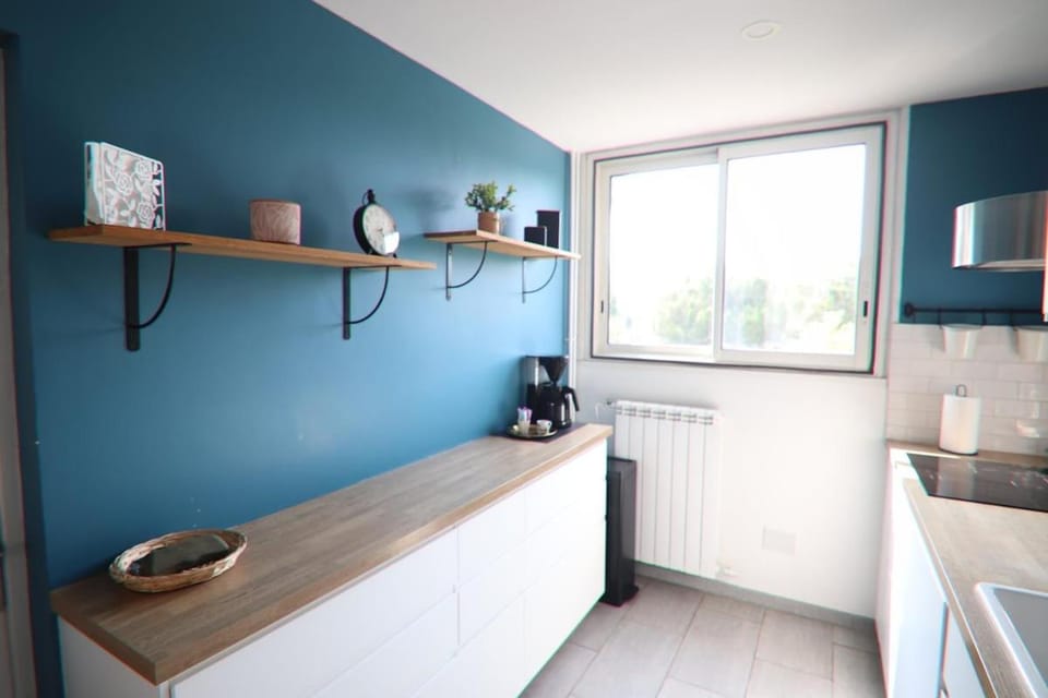 T4 Pro et Famille - Plage - Base Nature - Tout à pied - Parking - Commerces Apartment in Fréjus
