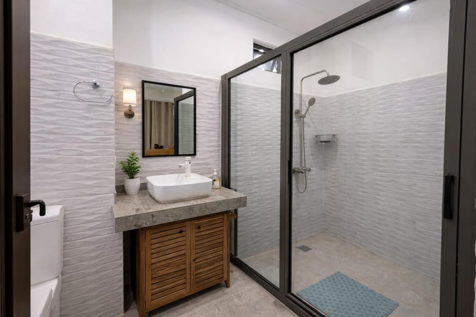 Shower, Bathroom, towels