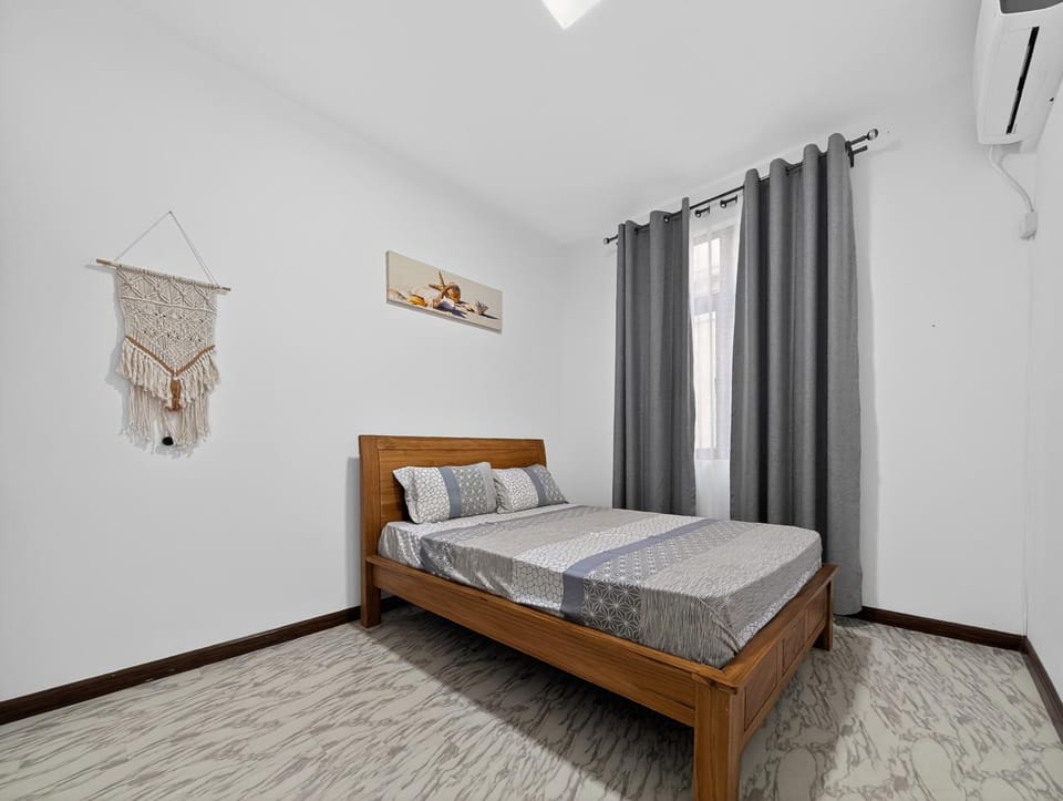 Bed, Bedroom, air conditioner