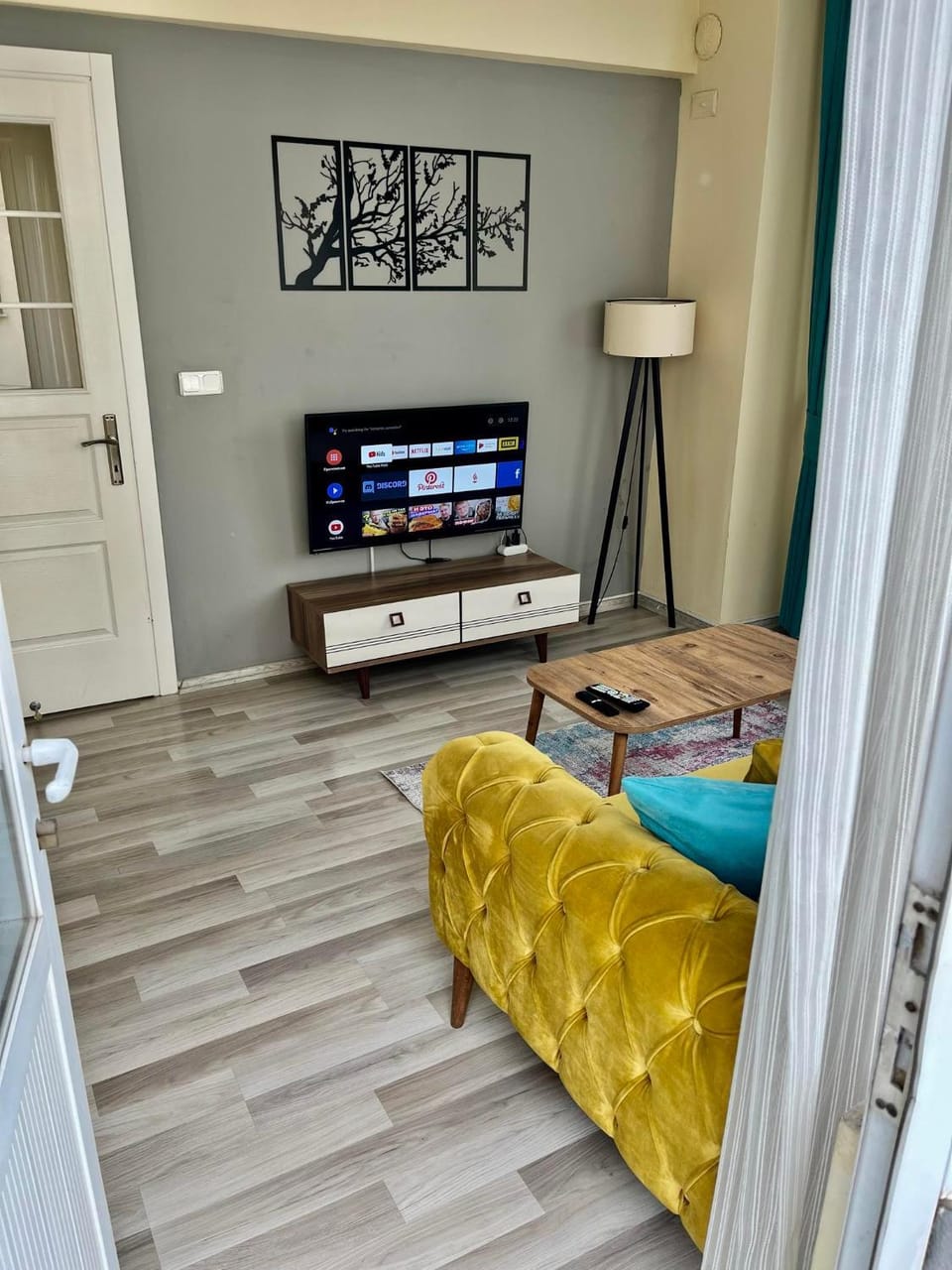 TV and multimedia, Living room, Seating area