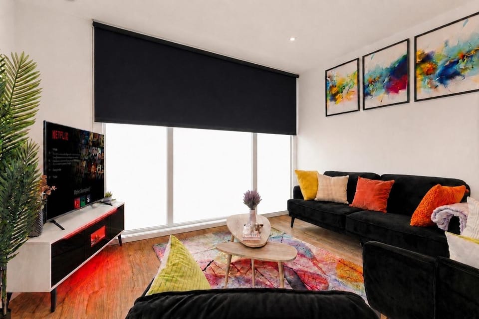 Luxury 2-Bed Canning Town Haven Apartment in London