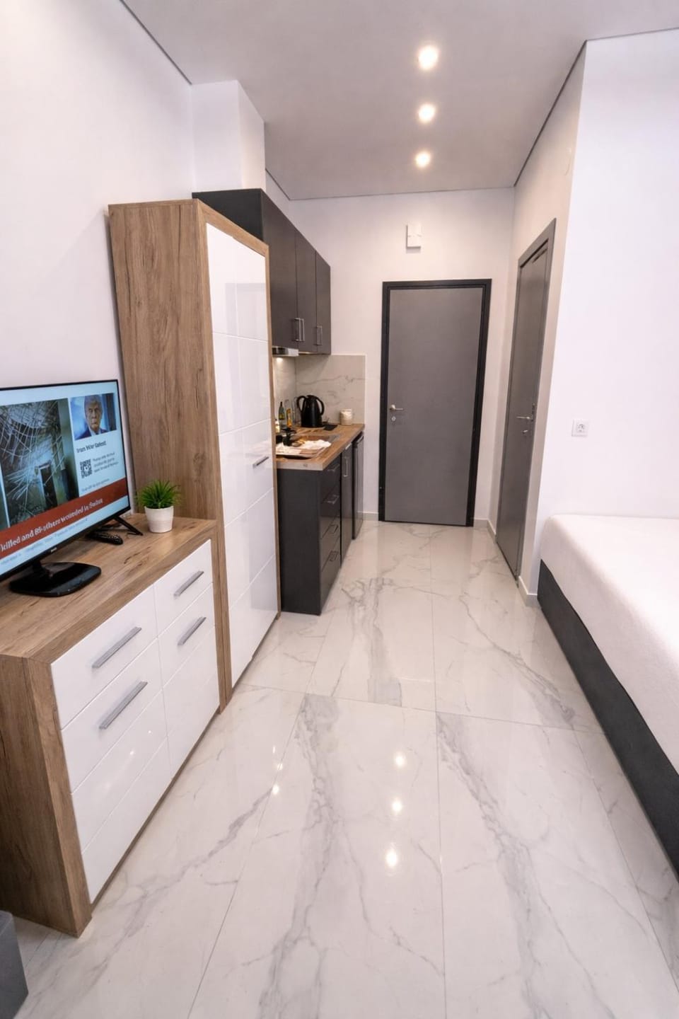 Kitchen or kitchenette, kitchen