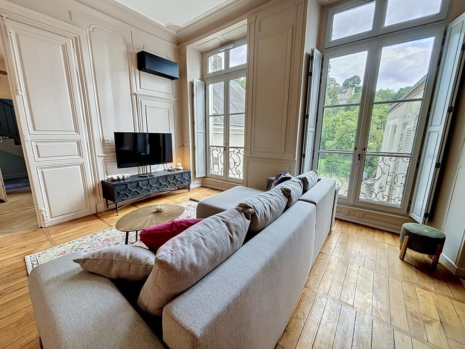 TV and multimedia, Living room, Seating area