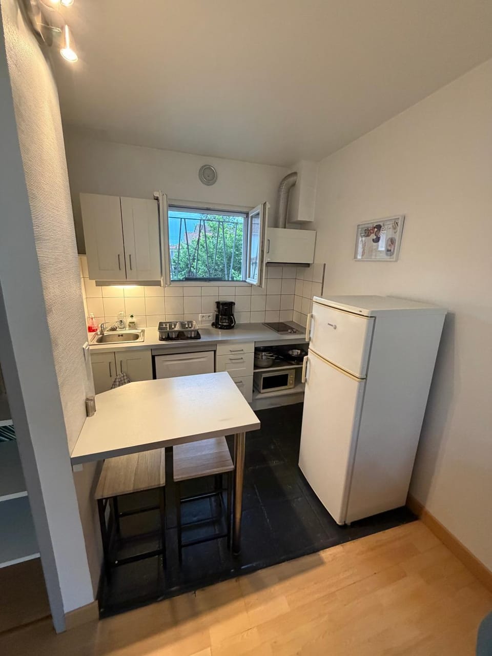 Dining area, Communal kitchen
