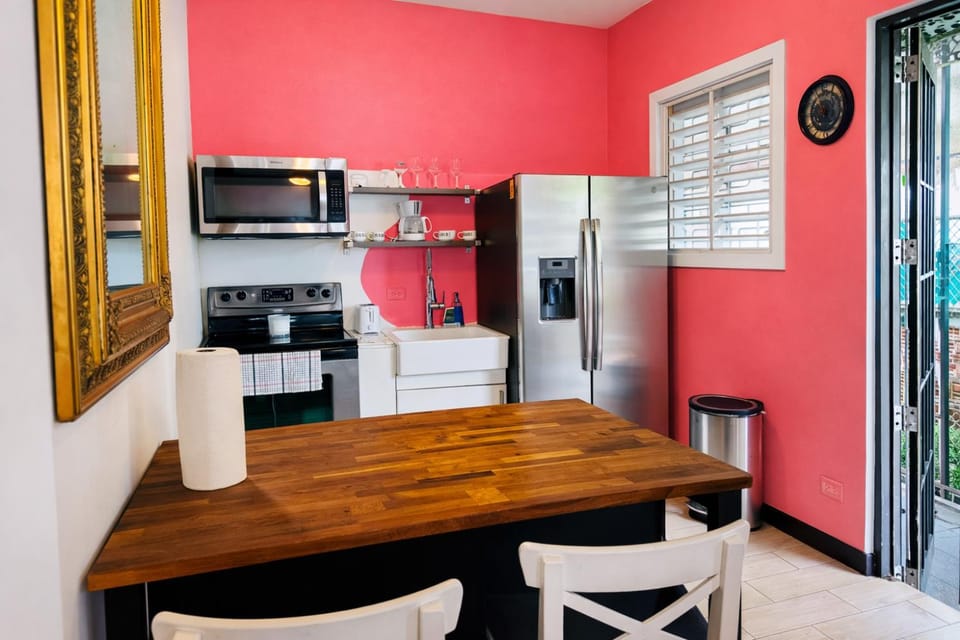 Kitchen or kitchenette, internet, microwave, oven