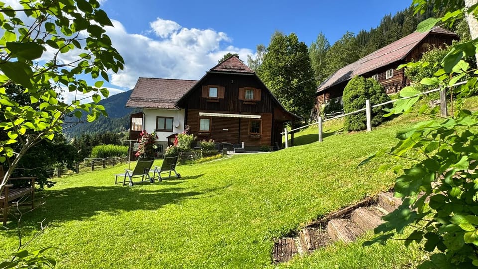 Property building, Natural landscape, Garden, Garden view, Mountain view