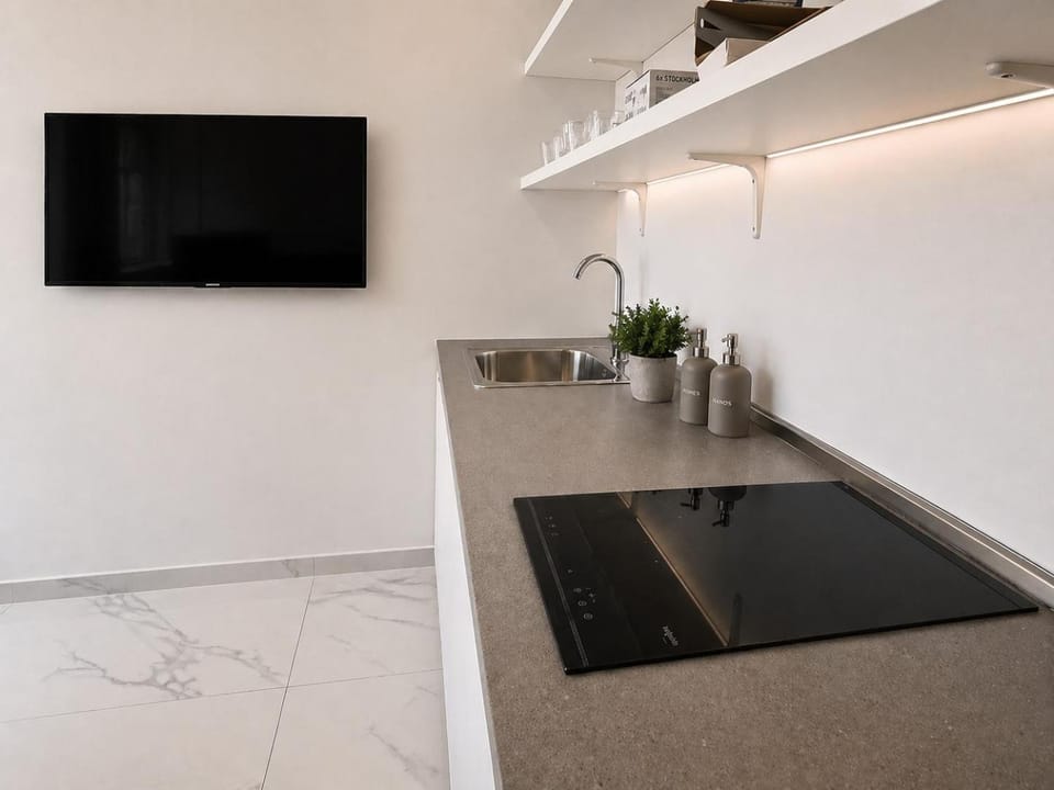 TV and multimedia, stove, stove