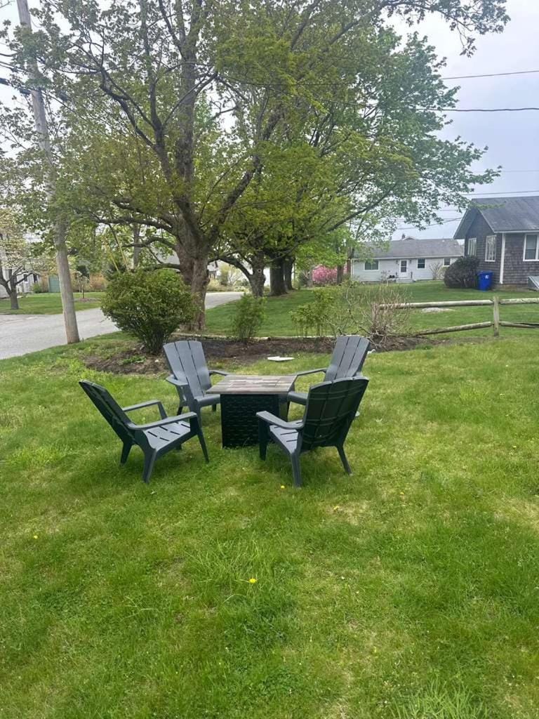 Modern Touisset Escape 3BR with Enclosed Porch House in Warren