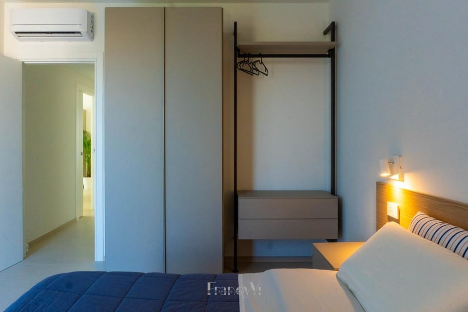Bedroom, air conditioner, air conditioner
