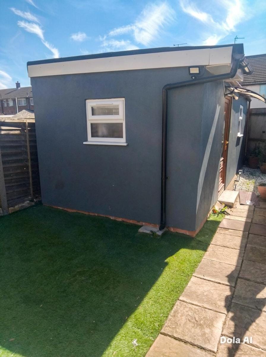 17 southview Avenue, Tilbury, RM18 7SA Bed and Breakfast in Grays