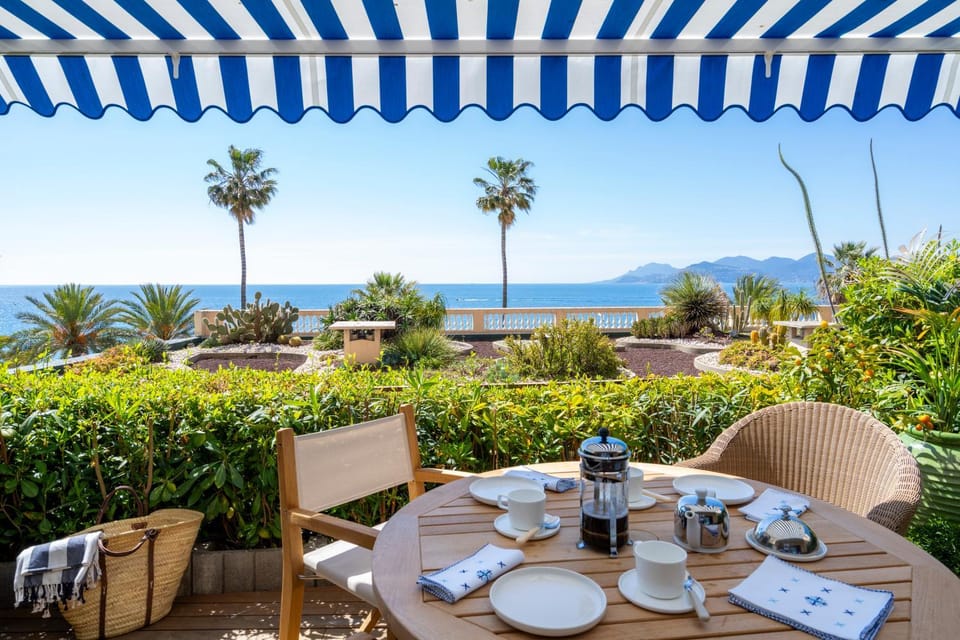Suquet Vue Mer Apartment in Cannes