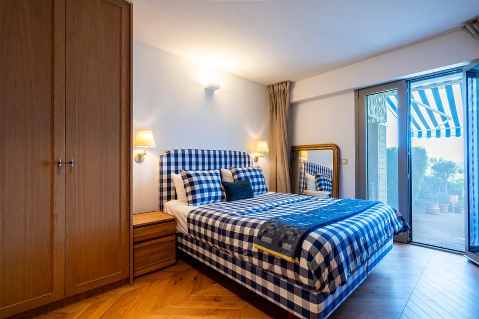 Suquet Vue Mer Apartment in Cannes