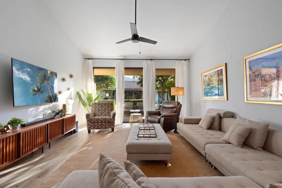 Contemporary Condo w Panoramic Views in Sunrise CC House in Rancho Mirage
