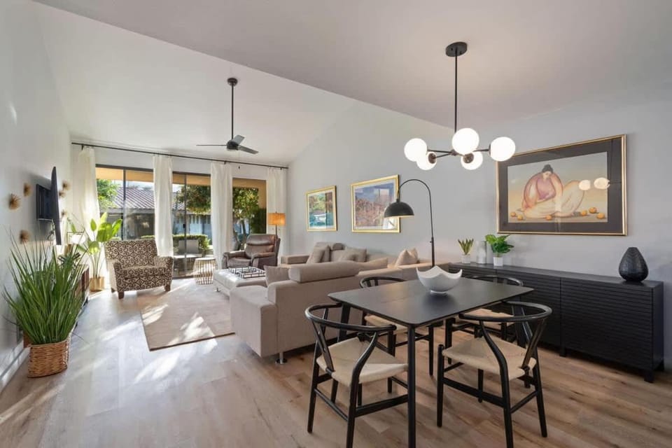 Contemporary Condo w Panoramic Views in Sunrise CC House in Rancho Mirage