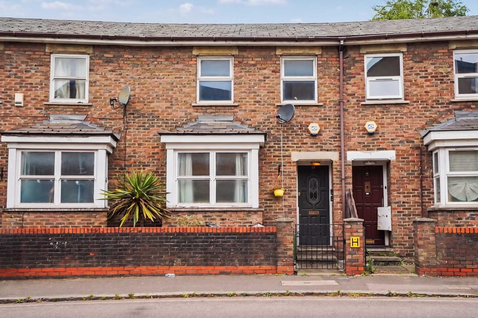 Property building, Day, Neighbourhood, Street view