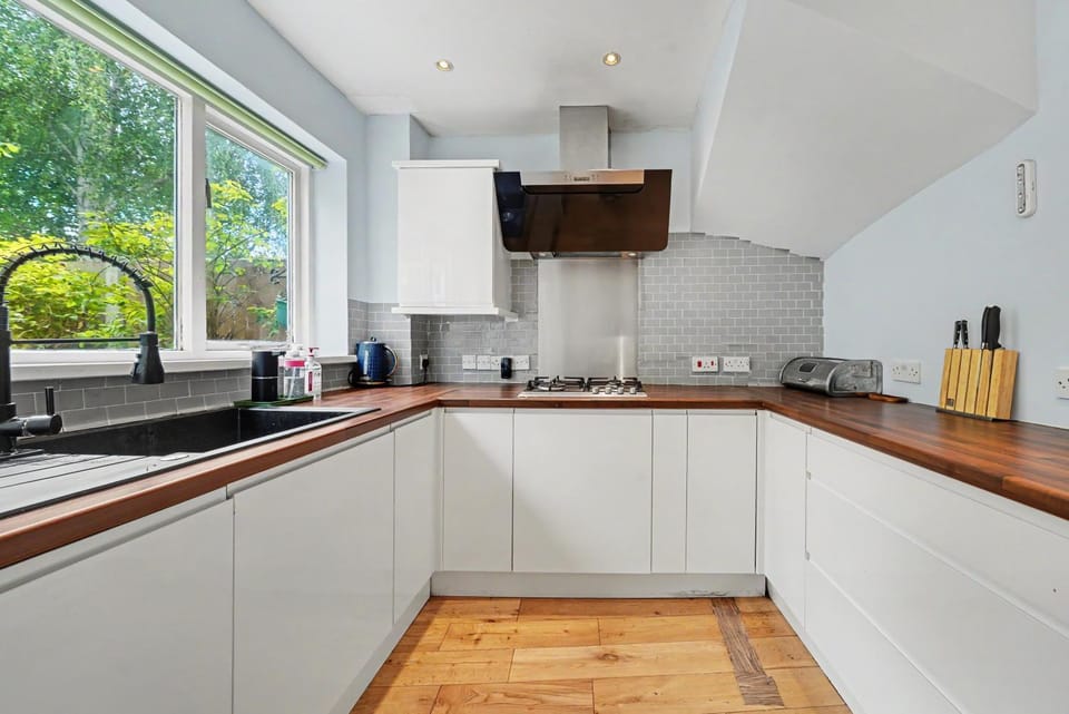Kitchen or kitchenette, kitchen, kitchen