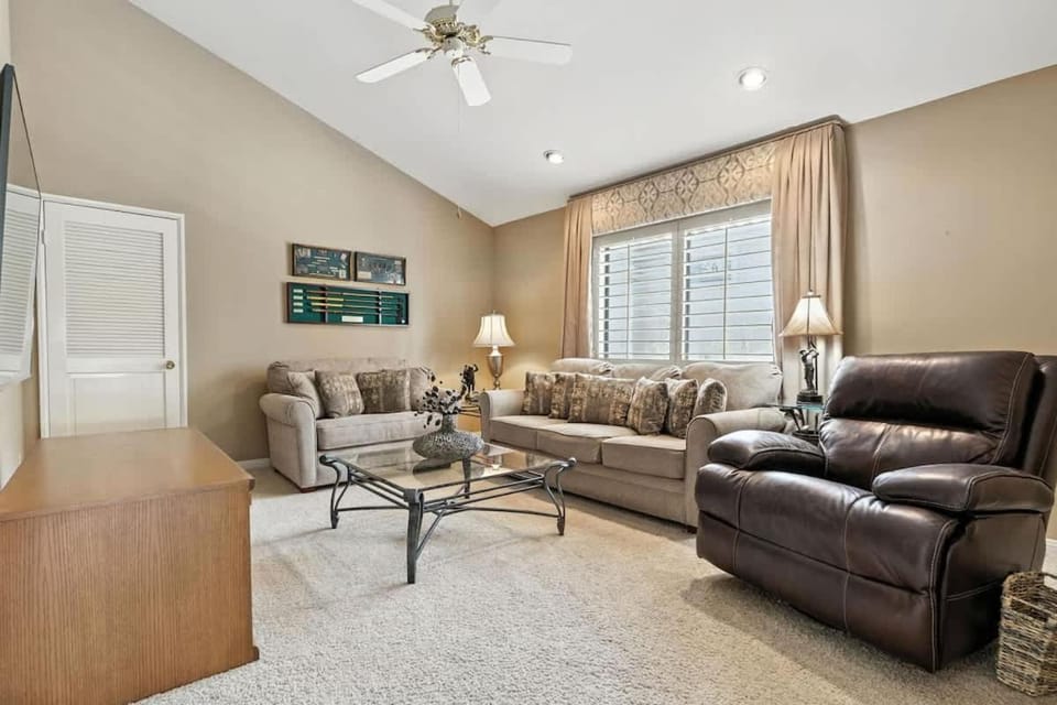 Palm Valley Condo Water & Mountain Views House in Palm Desert