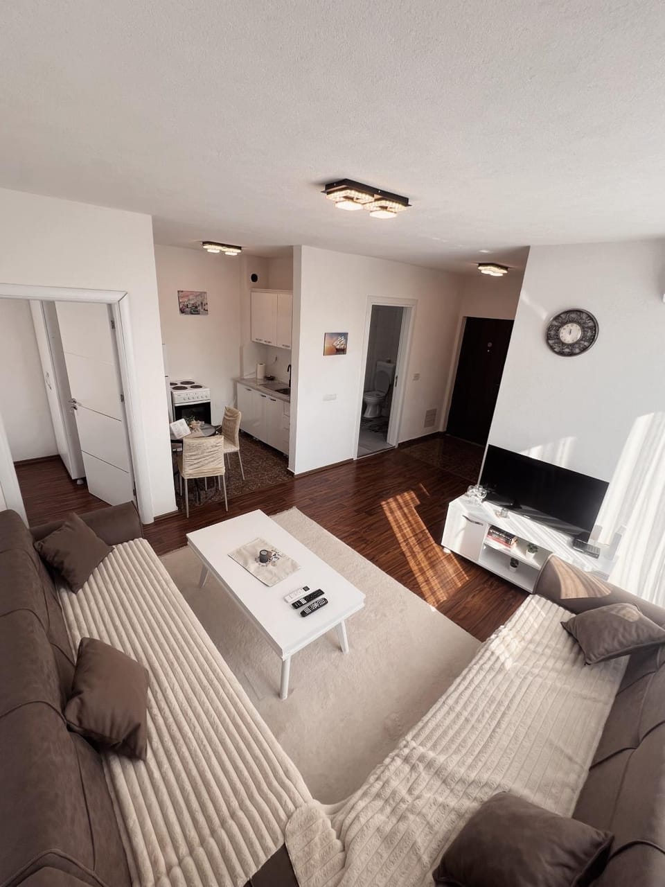 TV and multimedia, Living room, Seating area