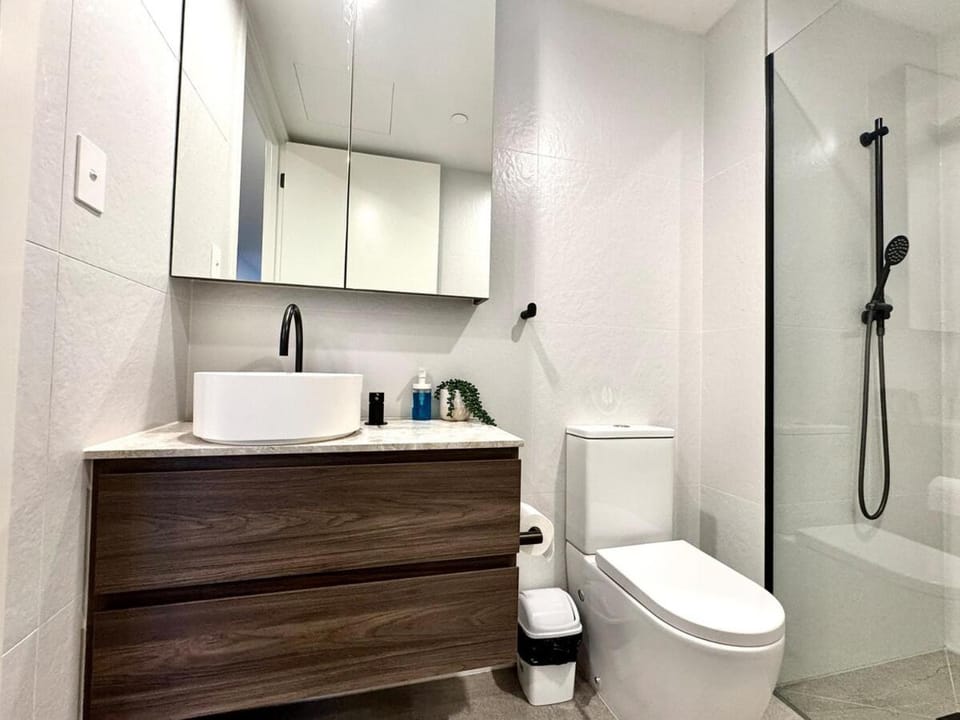 2BR 2BA Modern Manor House - Steps from Monash Uni mvc203 Apartment in City of Monash