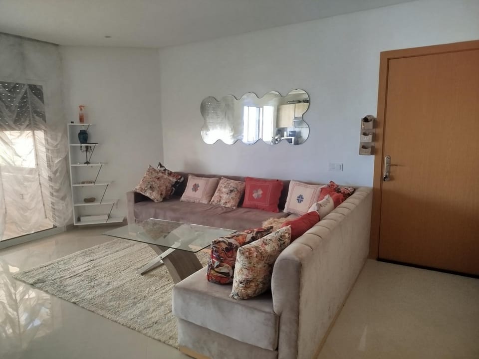 Appart spacieux avec une grande terrasse vitrée et meublée à sidi rahal Apartment in Casablanca-Settat