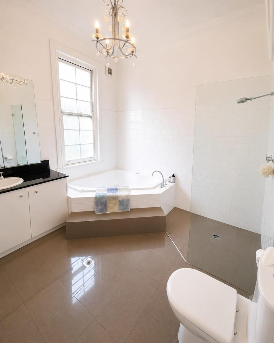 Shower, Toilet, Bathroom, Spa and wellness centre/facilities, Bath