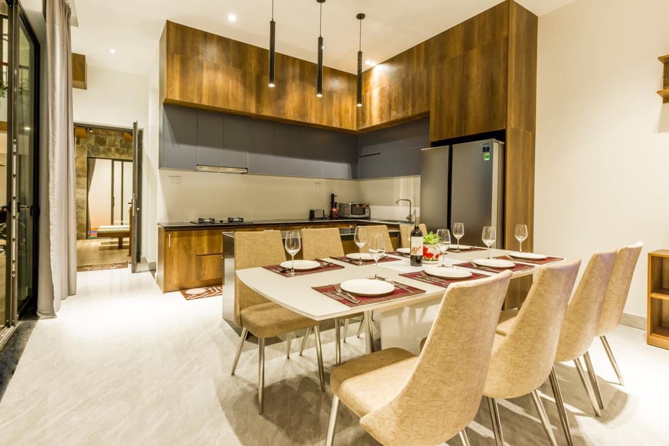 Kitchen or kitchenette, Dining area, Communal kitchen