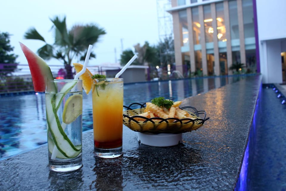 Swimming pool, Drinks