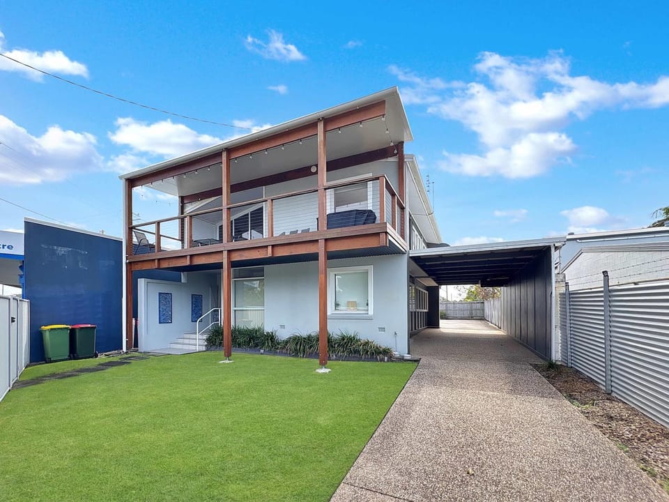 3BR Caloundra Home Walk to Beach Boat Parking House in Golden Beach