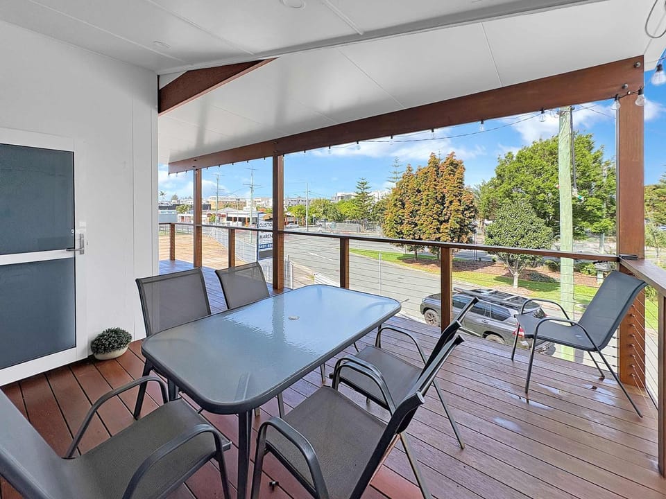 3BR Caloundra Home Walk to Beach Boat Parking House in Golden Beach