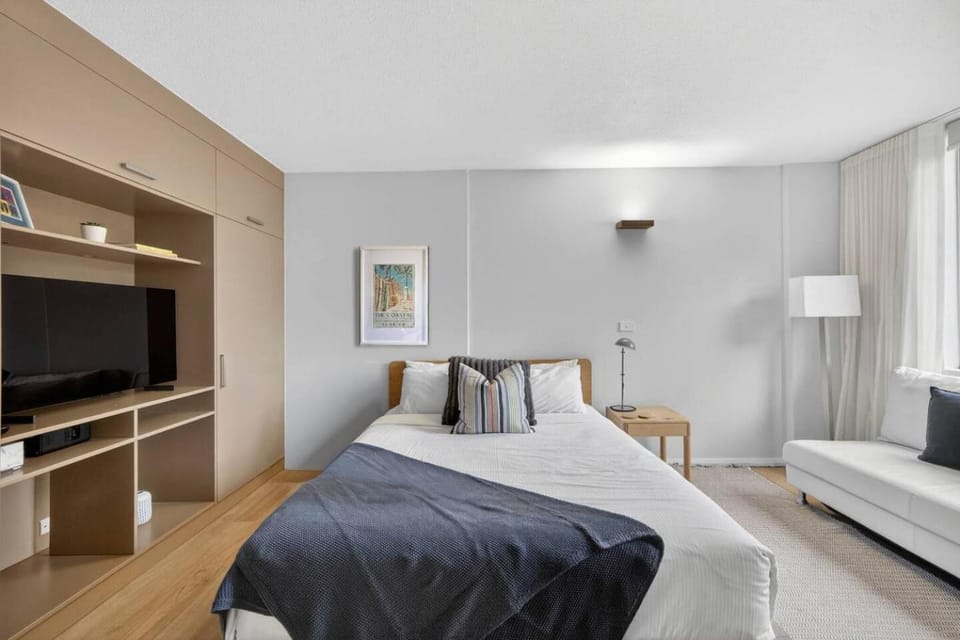 Bed, TV and multimedia