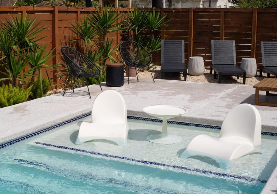 Cosmic Cactus, Designer Luxury Escape and Amenities House in Port Isabel