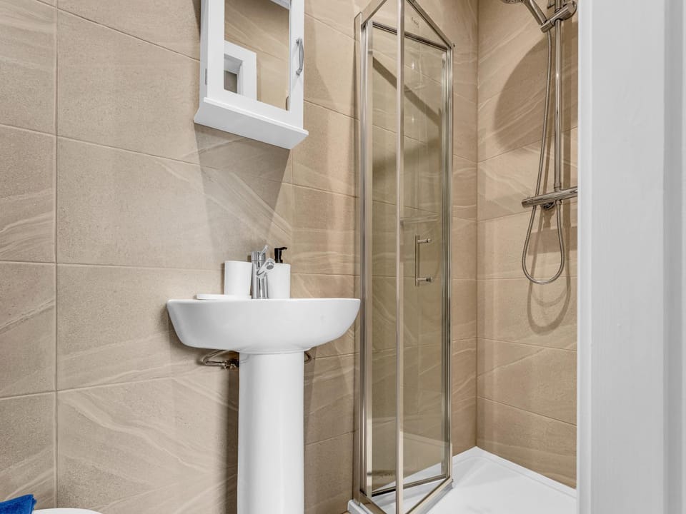 Shower, Bathroom, towels