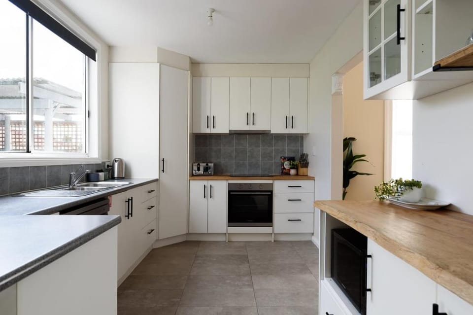 Renovated Character Home with Modern Comforts House in Launceston