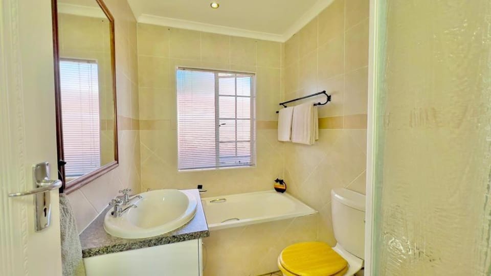 Blue Hills & Blue Hills Equestrian Estate Apartment in Gauteng