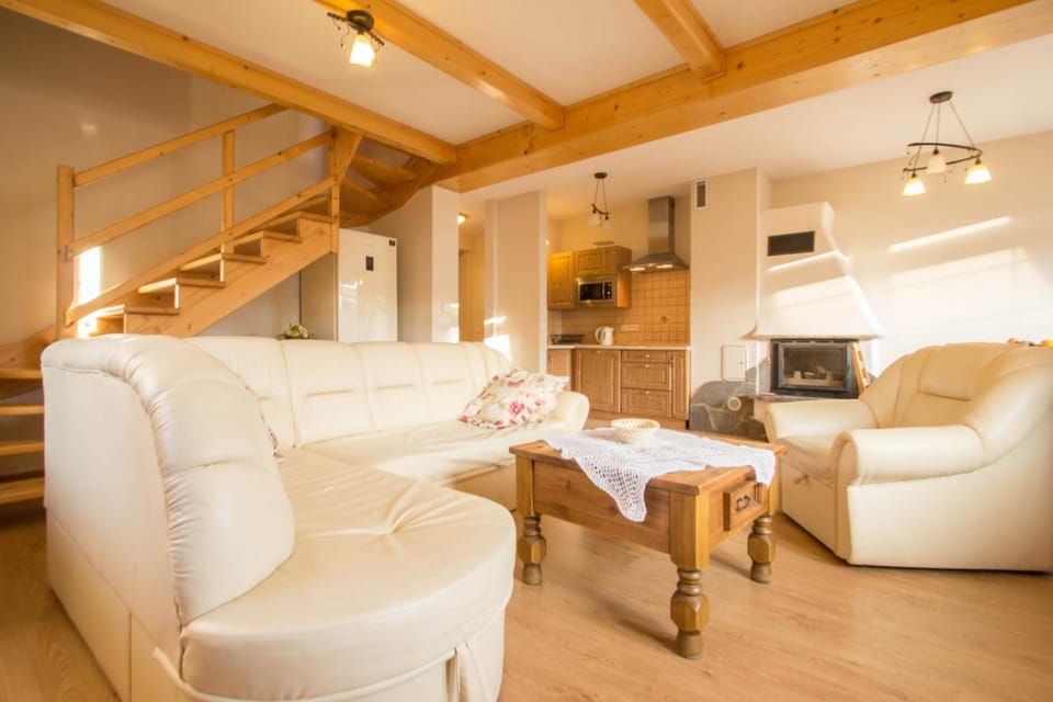 Kitchen or kitchenette, Living room, Seating area